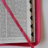 Biblia Reina Valera 1960 letra grande. Símil piel fucsia, cremallera, índice, ma nual / Spanish Bible RVR 1960. Handy Size, Large Print, Leathersoft - Imagen 7